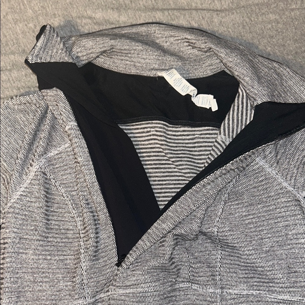 Lululemon Jacket - Picture 6 of 7